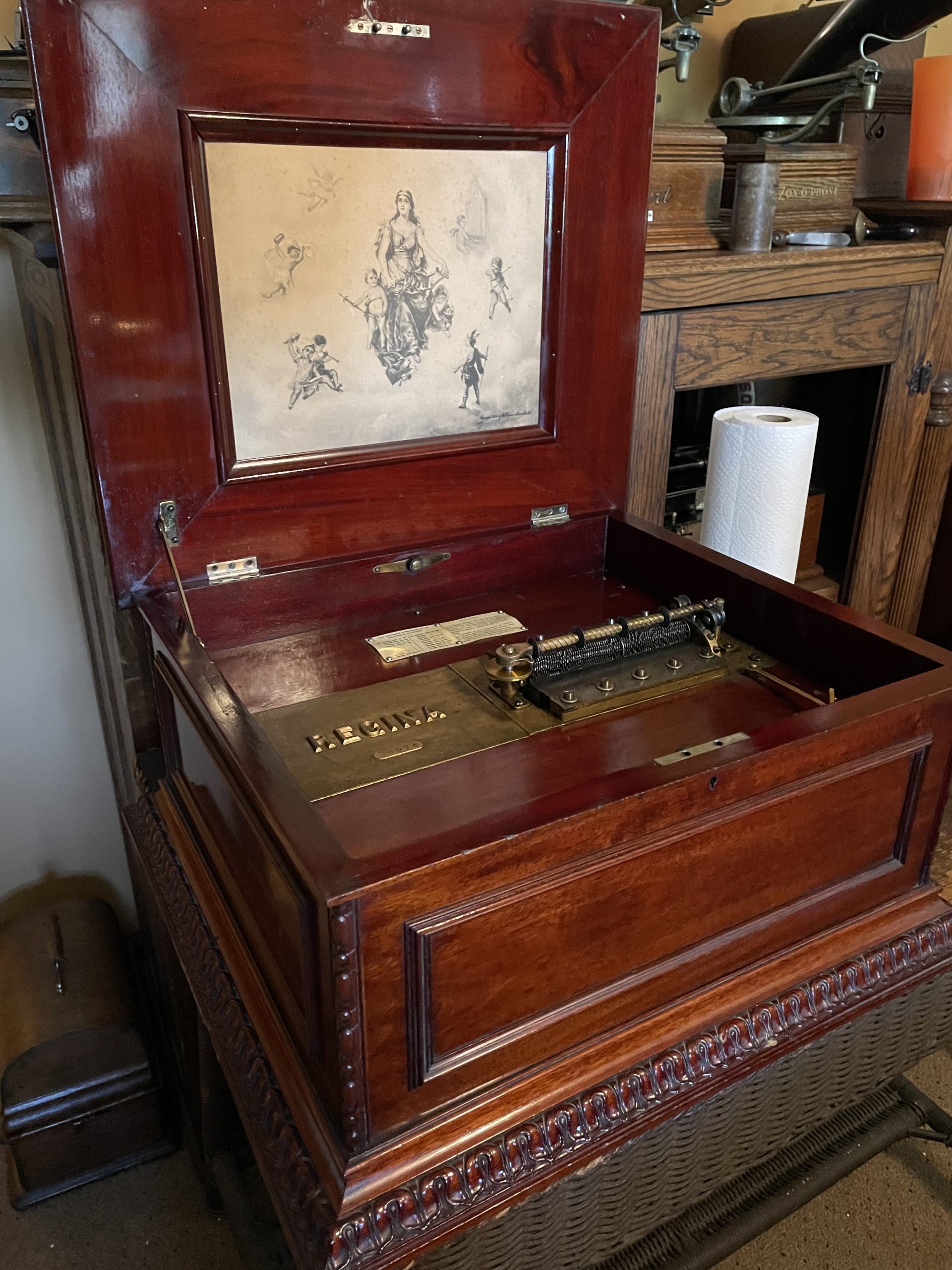 Regina antique music box qlerohollywood