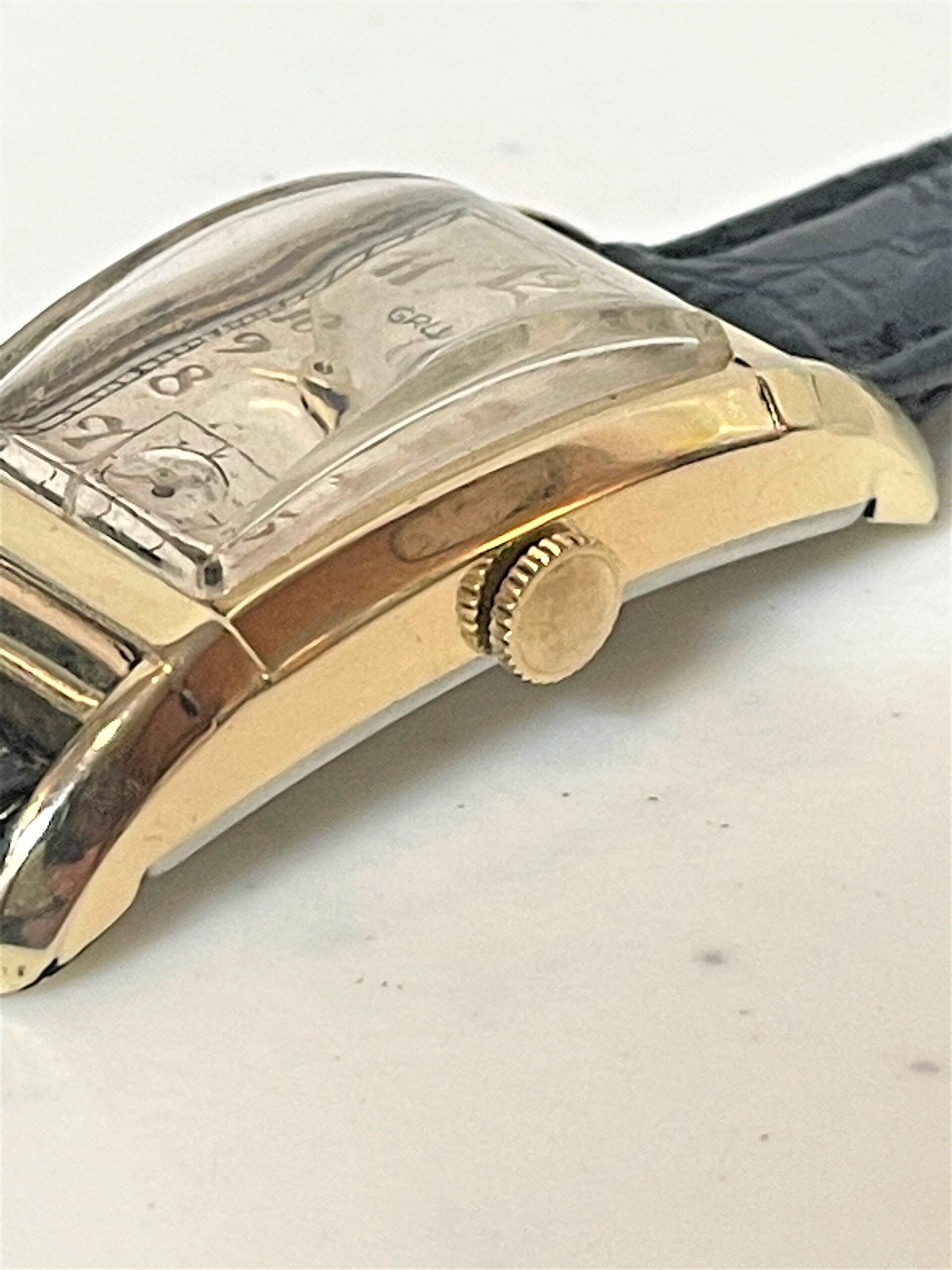 Yellow Gold Gruen “Curvex Style” Wrist Watch