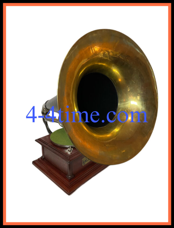 Victor IV Phonograph with original oversized Black/Brass Horn - Image 3