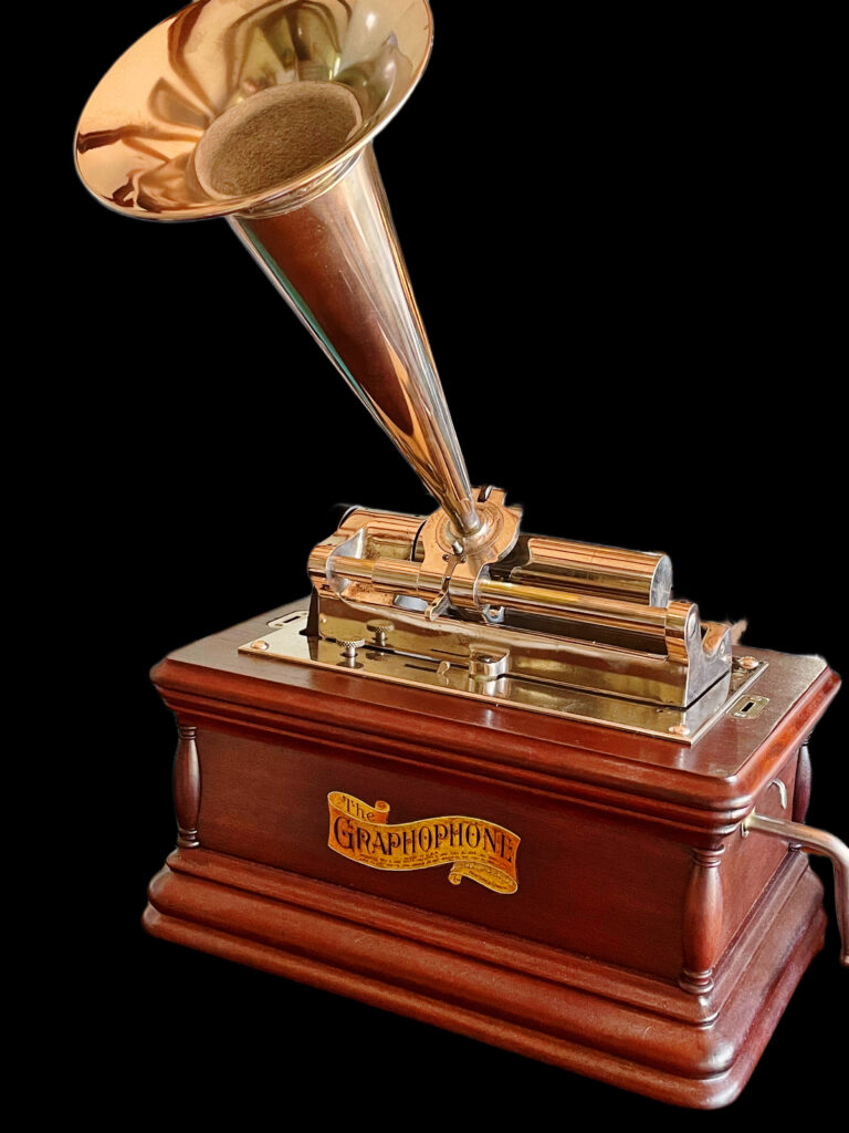 Graphophone New Columbia “BG” Cylinder Graphophone – 4-4 Time