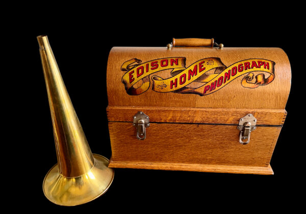 Edison Home Suitcase Phonograph (Brass Mandrel) - Image 4