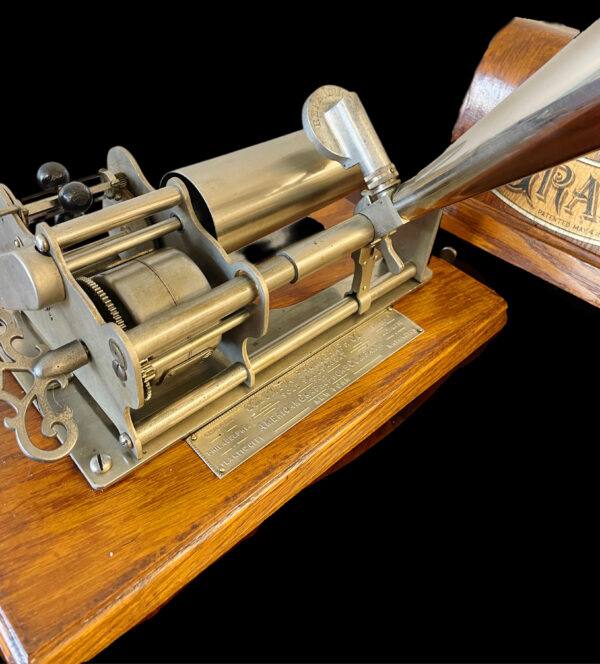 Columbia Graphophone Type B "Eagle" Phonograph with Nickel horn - Image 4