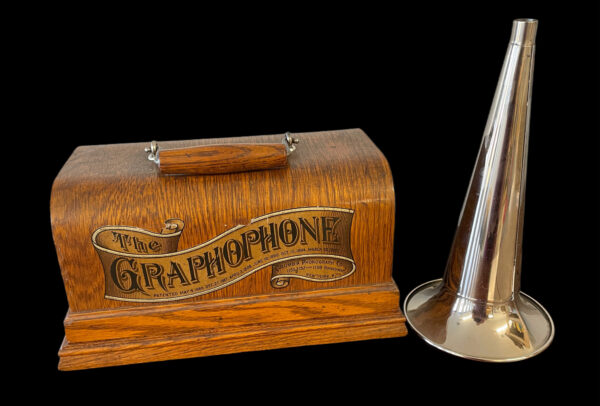 Columbia Graphophone Type B "Eagle" Phonograph with Nickel horn - Image 10