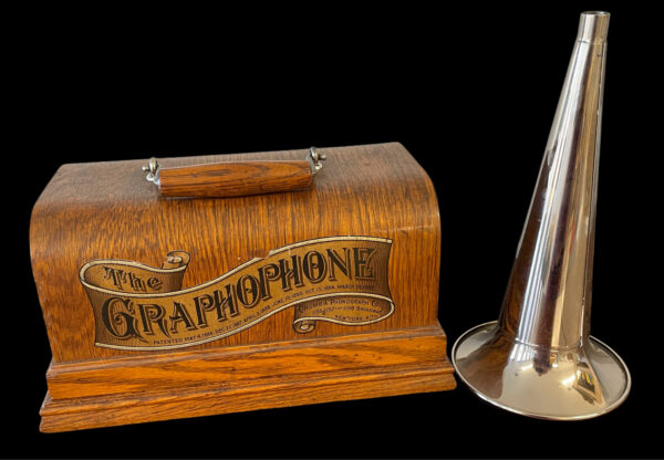 Columbia Graphophone Type B "Eagle" Phonograph with Nickel horn - Image 3