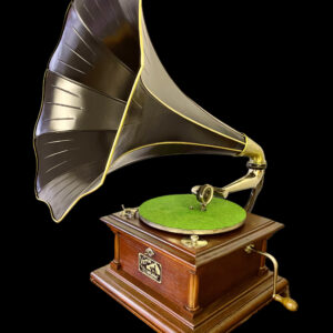 Victor IV (Mahogany) Phonograph with Victor Horn