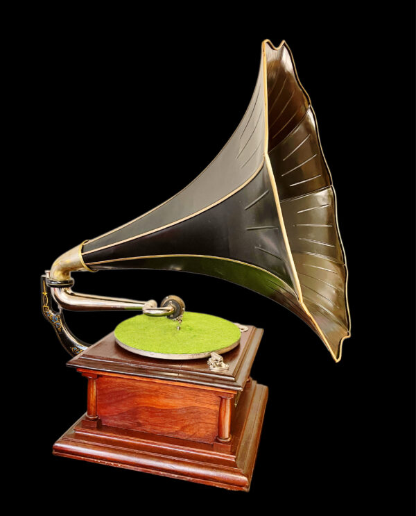 Victor IV (Mahogany) Phonograph with Victor Horn - Image 10
