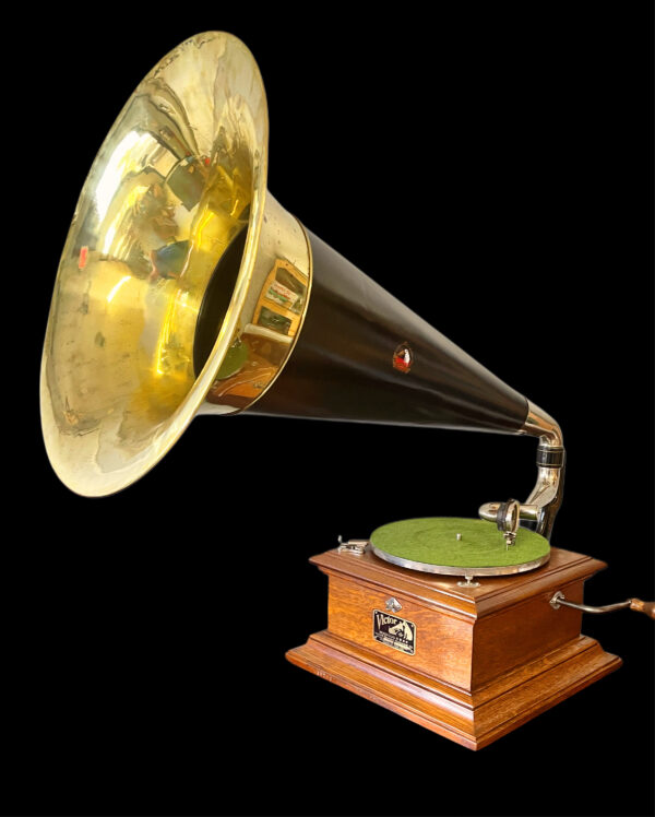 1912 Victor II Phonograph With Original Victor Horn - Image 2