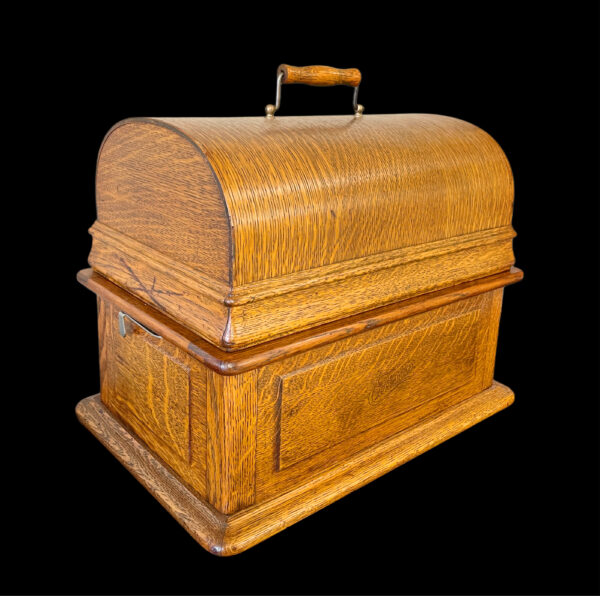 Edison Triumph “E” Phonograph with cygnet wood horn - Image 13