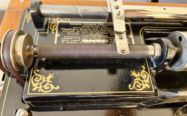 Edison Triumph “E” Phonograph with cygnet wood horn - Image 6