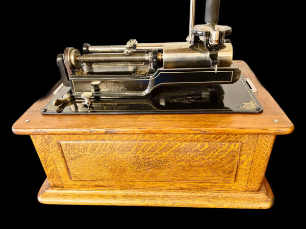 Edison Triumph “E” Phonograph with cygnet wood horn - Image 5