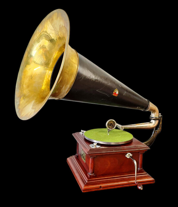 Victor IV Phonograph with original oversized Black/Brass Horn
