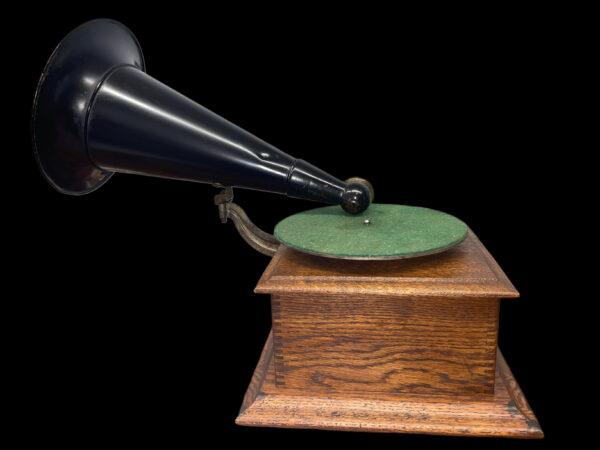 Victor Junior Phonograph – 1912 Antique Disc Player with Original Black Horn & Reproducer - Image 6