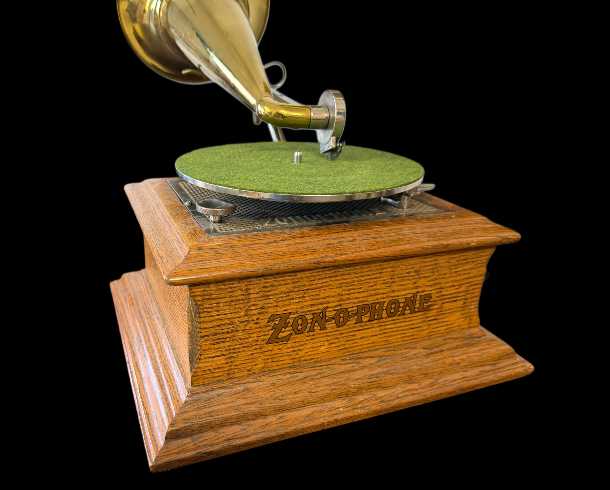 “Antique Zonophone Front‑Mount Phonograph – Restored Concert‑Type Machine with Brass Horn! - Image 3
