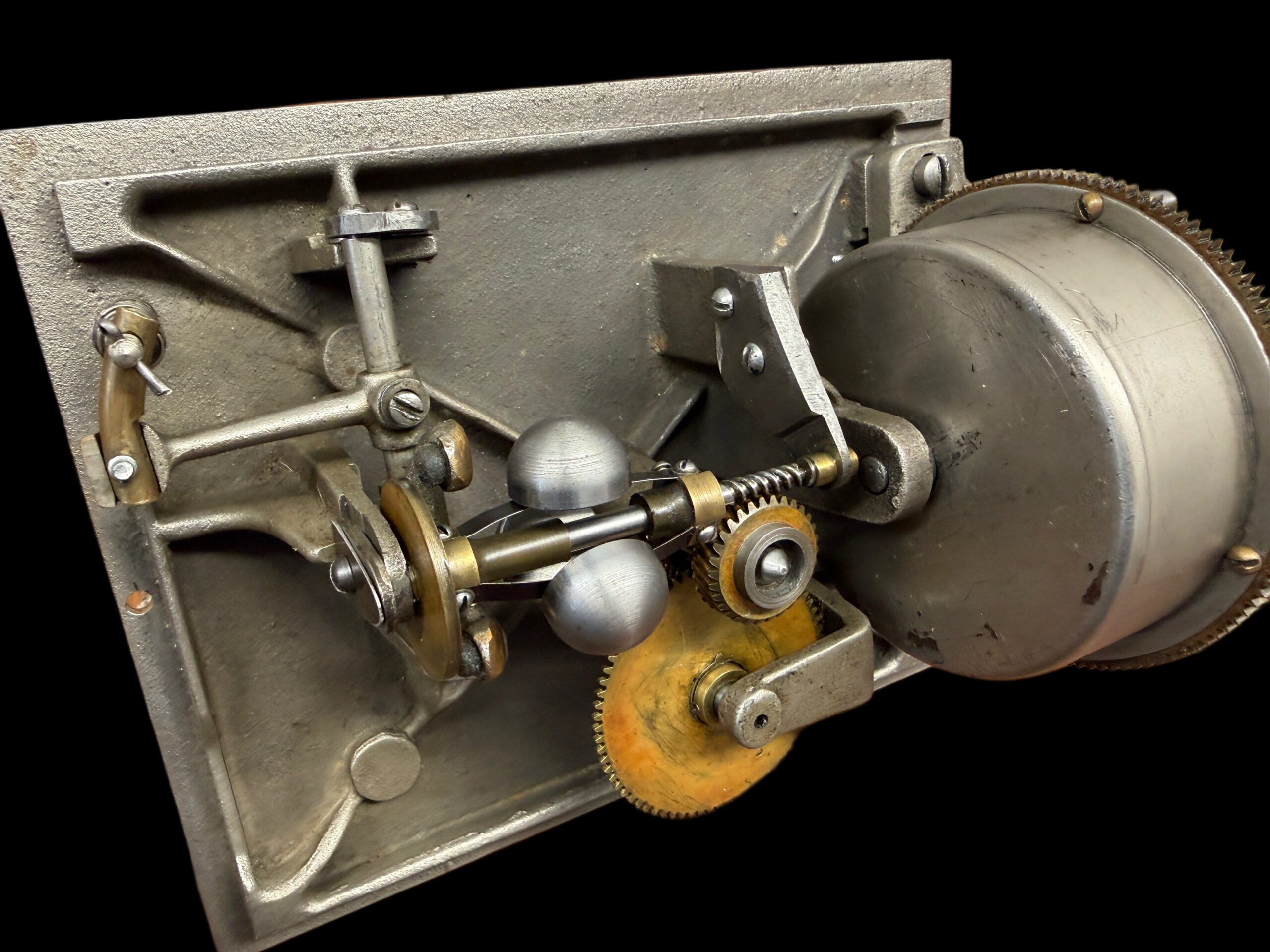 “Antique Zonophone Front‑Mount Phonograph – Restored Concert‑Type Machine with Brass Horn! - Image 6